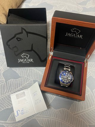 Reloj Jaguar Caja Madera y Papeles