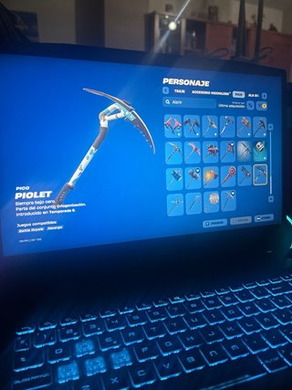 Fornite C3eNT4 exclusiva con 66 trajes hot marat