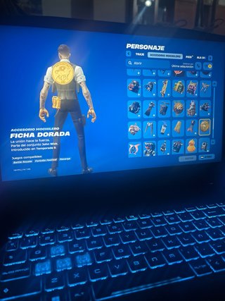Fornite C3eNT4 exclusiva con 66 trajes hot marat