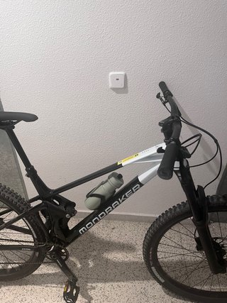 Bicicleta Mondraker Raze Trail