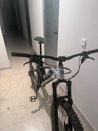 Bicicleta Mondraker Raze Trail