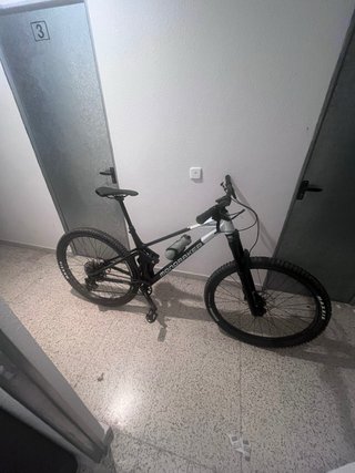 Bicicleta Mondraker Raze Trail