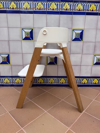 Trona Stokke Clikk Blanca y Madera