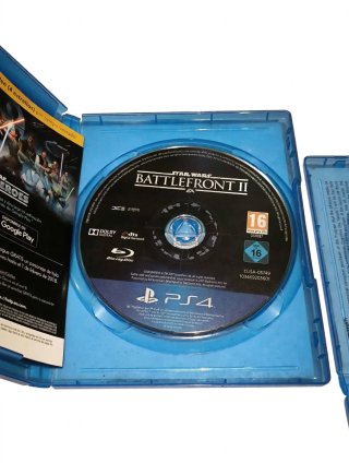 Lote 3 Juegos PS4: Star Wars Battlefront II, COD M