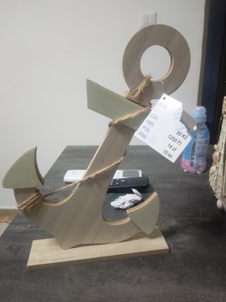 Ancora decorativa in legno