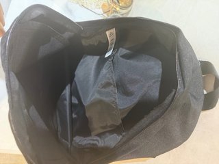 Mochila Adidas Negra y Dorada