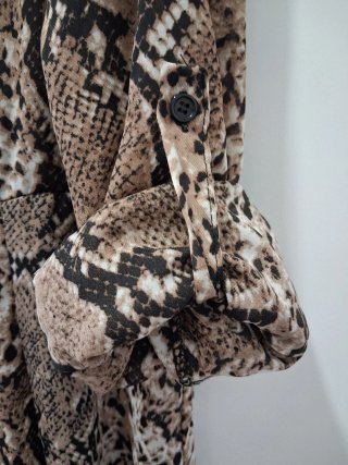 Vestido longo estampado cobra