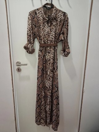 Vestido longo estampado cobra