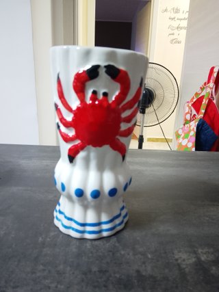 Vaso ceramica con granchio rosso