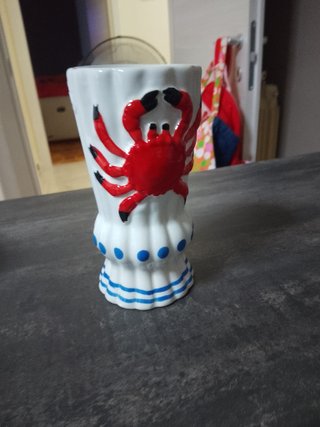 Vaso ceramica con granchio rosso