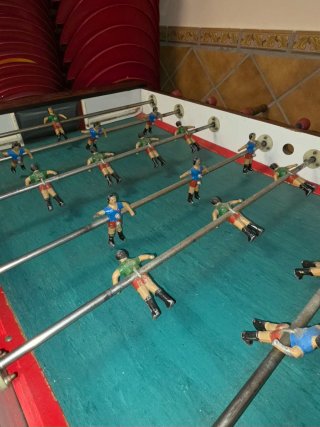 Futbolín de madera