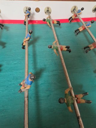 Futbolín de madera