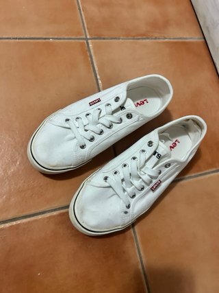 Zapatillas Levis Blancas