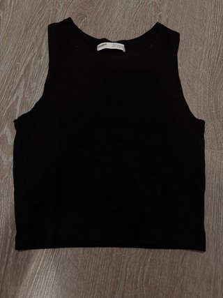 Top negro Pull&Bear crop sin hombros