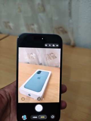 iPhone 16 azul