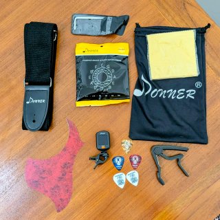 Guitarra acústica Donner DAG-1CS + kit completo