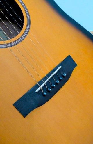 Guitarra acústica Donner DAG-1CS + kit completo