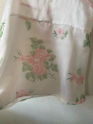 Top lencero floral rosa y blanco