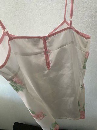 Top lencero floral rosa y blanco