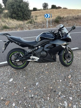 Moto Kawasaki ER6F 72 CV solo 36k km