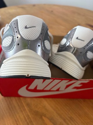 Zapatillas Nike V5 Plata y Blanco