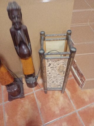 Lámparas y figuras tribales y etnicas