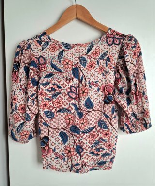 Blusa floral SOPHIE + LUCIE T38