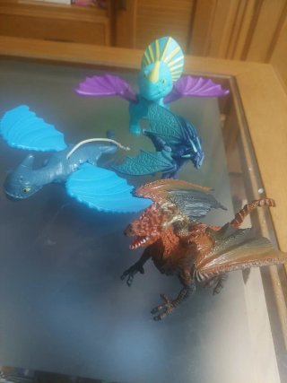 4 Figuras Dragones Juguete