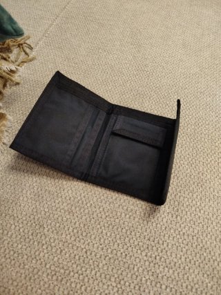 Cartera Adidas Negra de Velcro