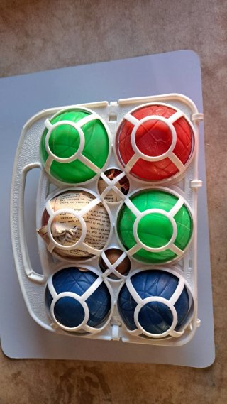 Set di gioco di bocce con sfere colorate