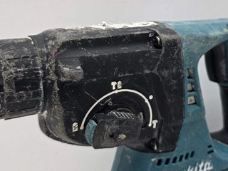 taladro a bateria makita dhr242