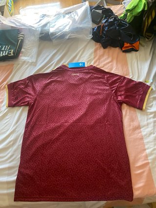 Camiseta fútbol granate roja - Talla M - Nueva