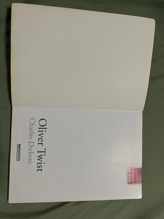 Libro Oliver Twist de Charles Dickens (Barcanova)