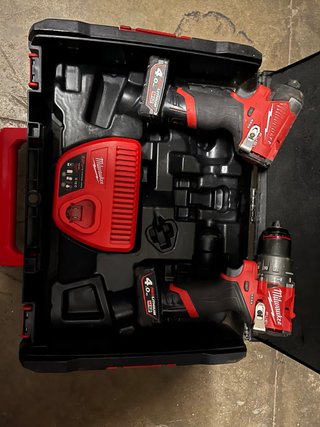 Kit Milwaukee Taladro y Atornillador