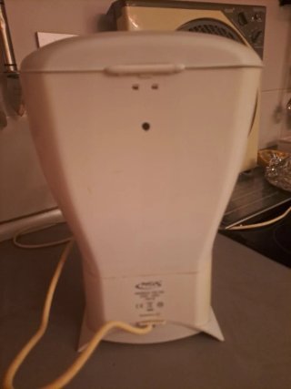 Cafetera de goteo blanca