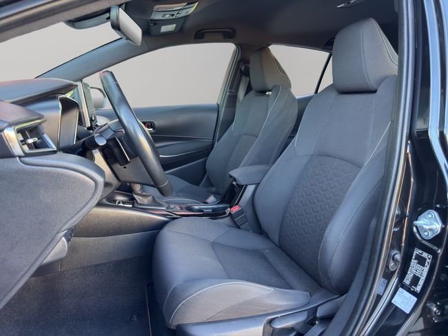 Toyota Auris 2022, foto 11