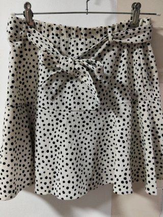 Falda pantalón Stradivarius lunares Talla M