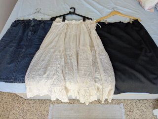 Vestidos y ropa variada