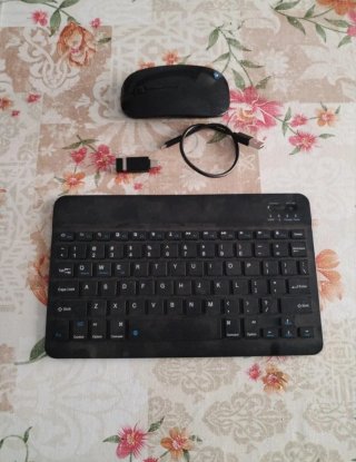 Tastiera e Mouse Bluetooth Neri