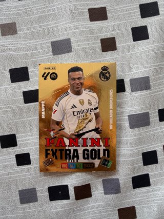 Carta Panini Extra Gold Mbappé 25/26