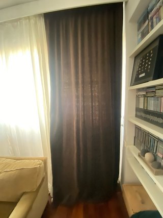 Cortinas de terciopelo marrón