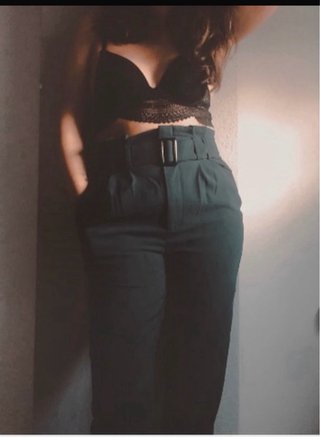 Pantalón verde Stradivarius Talla M Y Blusa