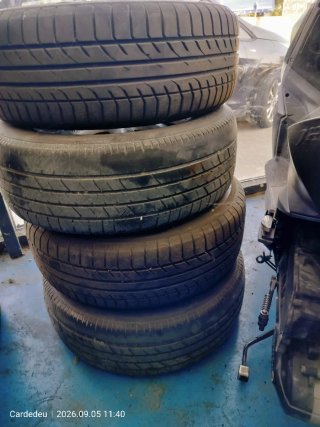Llantas Kia Carnival con Neumáticos