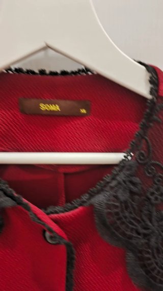 Chaqueta SOMA elegante negra y roja Talla XS