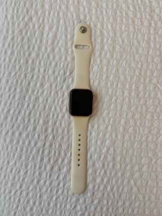 Apple Watch SE 40mm Oro Rosa con correa blanca