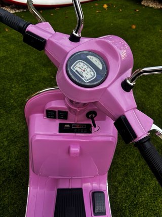 Moto Eléctrica Infantil Vespa PX150 12V Rosa
