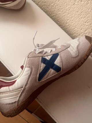 Deportivas Munich Beige y Azul