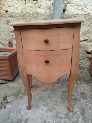 MESILLA NOCHE / MESITA AUXILIAR ESTILO FRANCÉS