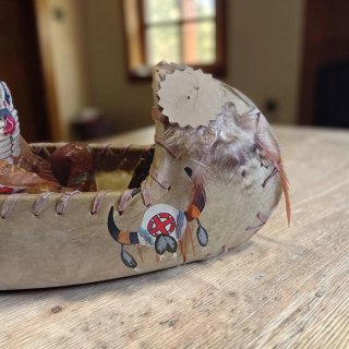 Modellino canoa cuoio nativi americani 35cm