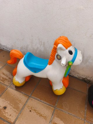 Caballito de juguete para niños